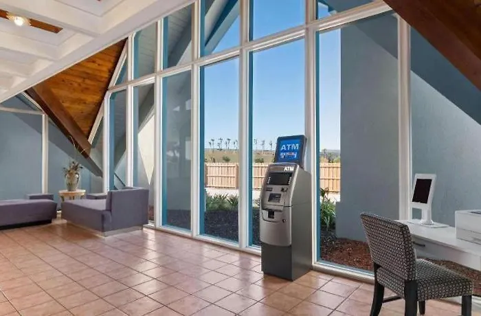Baymont By Wyndham Intl Speedway I-95 Daytona Beach
